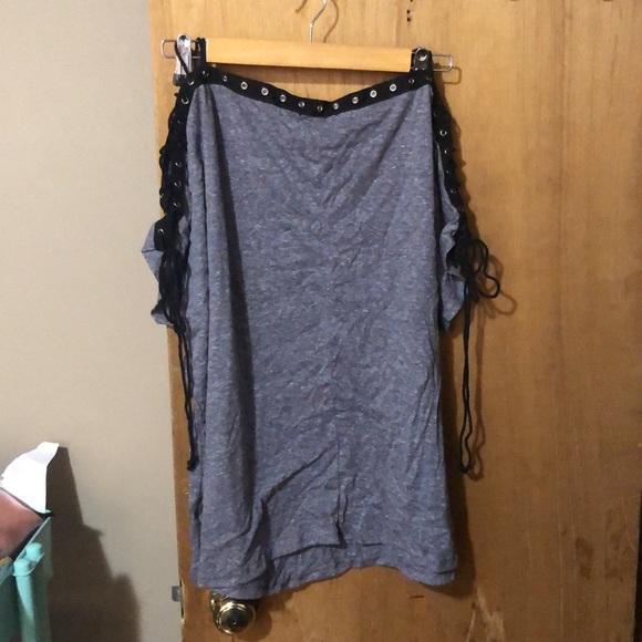 Fashion Nova 1X grey shirt - Picture 2 of 3